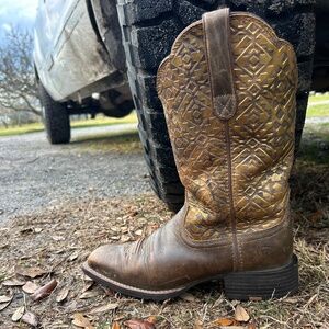 Ariat Women's Round Up Square Boot Size 9